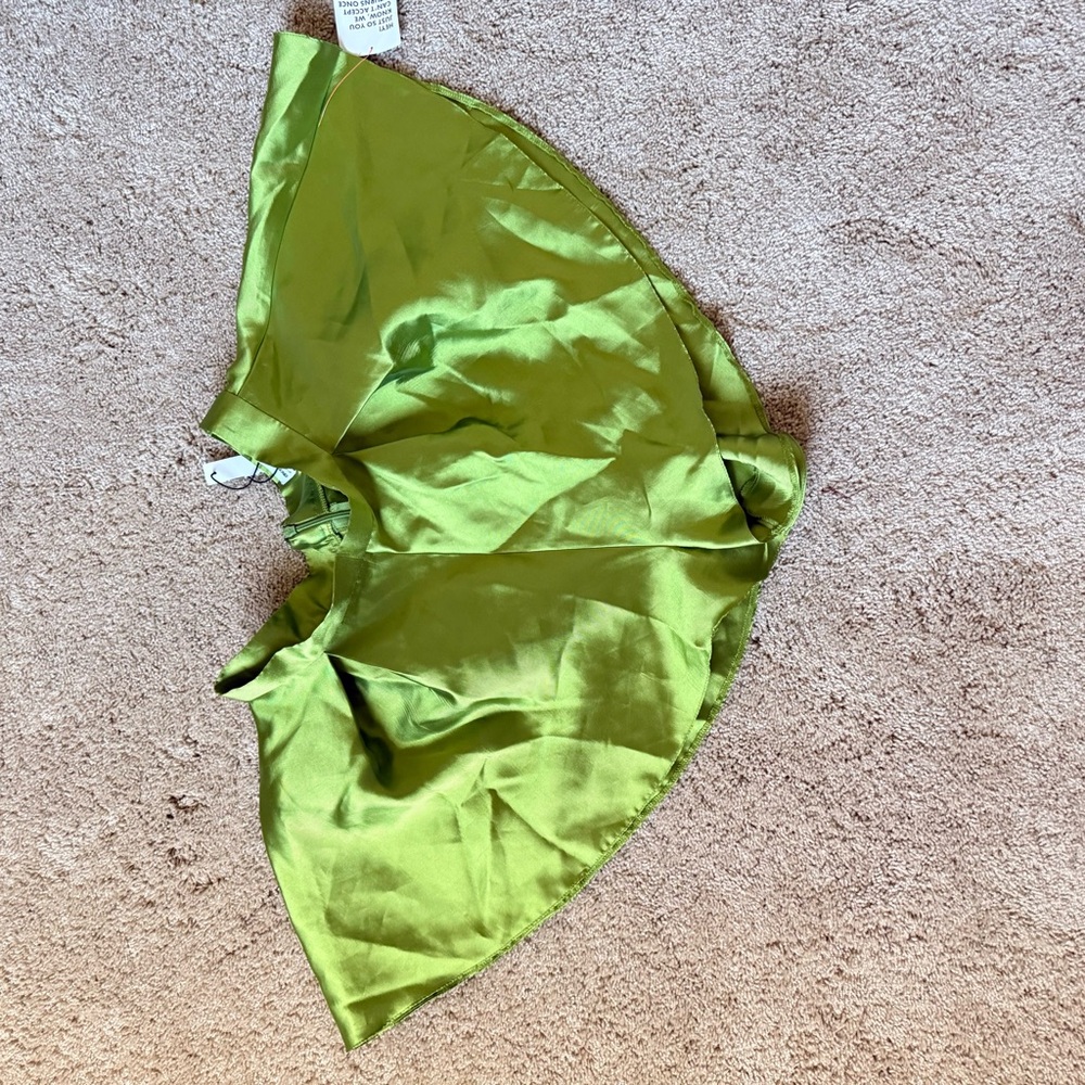 *Edited NWT ASOS Luxe Women’s Satin shorts only!